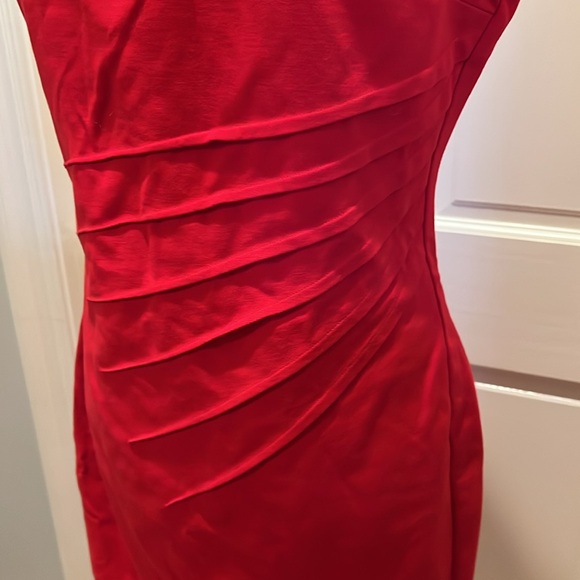 Stunning Elegant Vintage Caché Red Fitted Asymmetrical Neckline Dress NWT - Picture 3 of 15